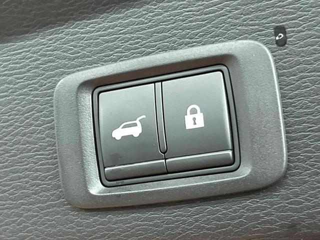 アウトランダーPHEV P 4WD 禁煙 BOSEサウンド 純正9型ナビ 全周囲カメラ ブラインドスポットモニター マイパイロット 電動リアゲート 黒革 メモリーシート シートヒーター LEDヘッド 純正20アルミ ETC(72枚目)