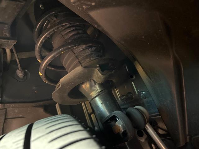 セレナ ｅ－パワー　ハイウェイスターＶ　両側電動ドア　後席モニター　全周囲カメラ　衝突軽減装置　レーダークルーズ　禁煙車　コーナーセンサー　デジタルミラー　ブラインドスポットモニター　車線逸脱警報（20枚目）