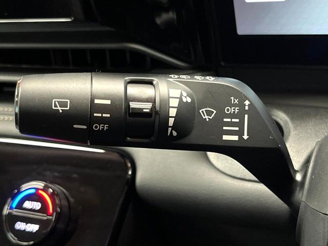 セレナ ｅ－パワー　ハイウェイスターＶ　両側電動ドア　後席モニター　全周囲カメラ　衝突軽減装置　レーダークルーズ　禁煙車　コーナーセンサー　デジタルミラー　ブラインドスポットモニター　車線逸脱警報（41枚目）