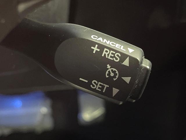 ハリアー プレミアム 純正9型ナビ バックカメラ クルコン 電動リアゲート シーケンシャルLEDヘッド オートハイビーム ハーフレザーシート パワーシート 純正18アルミ ETC アイドリングストップ 横滑り防止装置(5枚目)