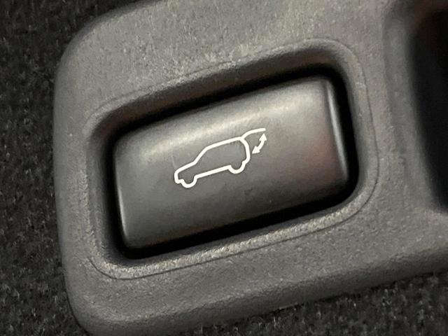 ハリアー プレミアム 純正9型ナビ バックカメラ クルコン 電動リアゲート シーケンシャルLEDヘッド オートハイビーム ハーフレザーシート パワーシート 純正18アルミ ETC アイドリングストップ 横滑り防止装置(6枚目)