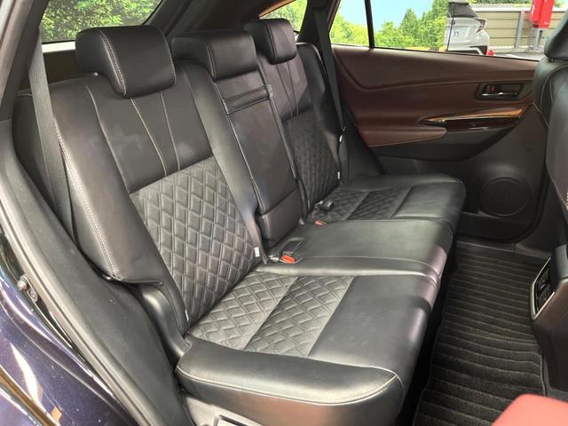 ハリアー プレミアム 純正9型ナビ バックカメラ クルコン 電動リアゲート シーケンシャルLEDヘッド オートハイビーム ハーフレザーシート パワーシート 純正18アルミ ETC アイドリングストップ 横滑り防止装置(11枚目)