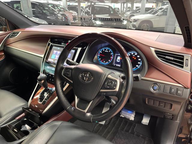 ハリアー プレミアム 純正9型ナビ バックカメラ クルコン 電動リアゲート シーケンシャルLEDヘッド オートハイビーム ハーフレザーシート パワーシート 純正18アルミ ETC アイドリングストップ 横滑り防止装置(29枚目)