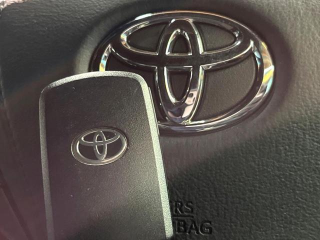 ハリアー プレミアム 純正9型ナビ バックカメラ クルコン 電動リアゲート シーケンシャルLEDヘッド オートハイビーム ハーフレザーシート パワーシート 純正18アルミ ETC アイドリングストップ 横滑り防止装置(42枚目)