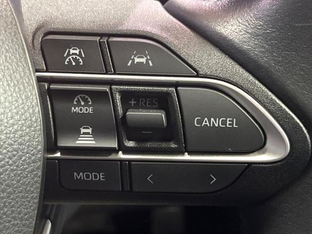 ヴォクシー ハイブリッドS-Z 禁煙 GRエアロ フリップダウン 純正10型ナビ バックカメラ レーダークルーズ 両側電動ドア 三眼LEDヘッド オートハイビーム ハーフレザーシート シートヒーター 純正17アルミ ETC(7枚目)