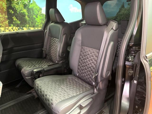 ヴォクシー ハイブリッドS-Z 禁煙 GRエアロ フリップダウン 純正10型ナビ バックカメラ レーダークルーズ 両側電動ドア 三眼LEDヘッド オートハイビーム ハーフレザーシート シートヒーター 純正17アルミ ETC(25枚目)