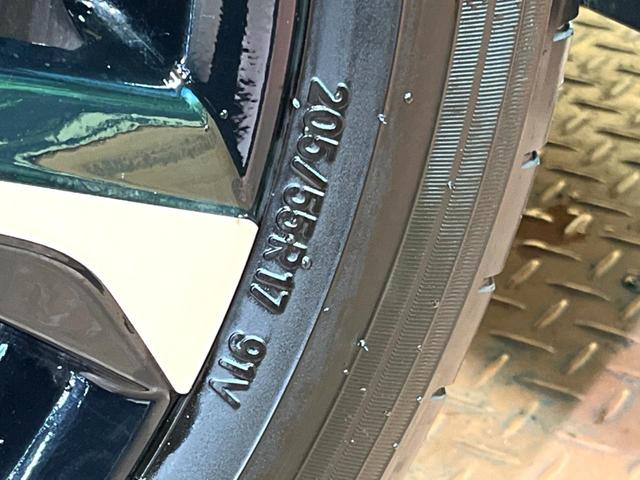 ヴォクシー ハイブリッドS-Z 禁煙 GRエアロ フリップダウン 純正10型ナビ バックカメラ レーダークルーズ 両側電動ドア 三眼LEDヘッド オートハイビーム ハーフレザーシート シートヒーター 純正17アルミ ETC(31枚目)