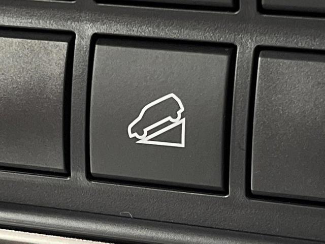 ランドクルーザープラド ＴＸ　Ｌパッケージ　７０ｔｈアニバーサリーリミテッド　禁煙車　サンルーフ　９型ディスプレイオーディオ　全周囲カメラ　レーダークルーズ　セーフティーセンス　合皮シート　ベンチレーション　パワーシート　ＬＥＤヘッド＆フォグ　オートハイビーム　ＥＴＣ（11枚目）