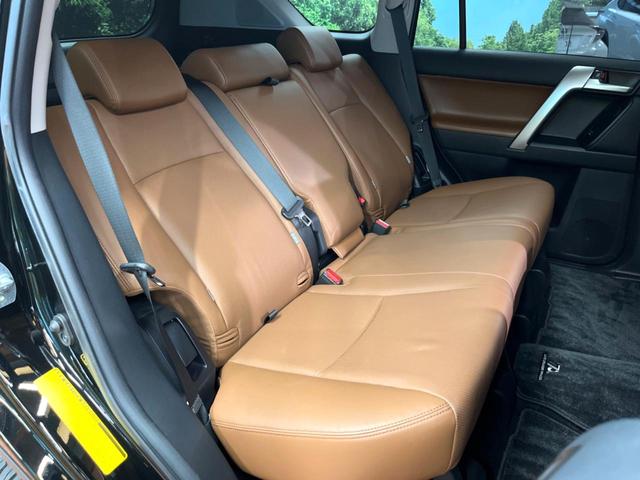 ランドクルーザープラド ＴＸ　Ｌパッケージ　７０ｔｈアニバーサリーリミテッド　禁煙車　サンルーフ　９型ディスプレイオーディオ　全周囲カメラ　レーダークルーズ　セーフティーセンス　合皮シート　ベンチレーション　パワーシート　ＬＥＤヘッド＆フォグ　オートハイビーム　ＥＴＣ（13枚目）