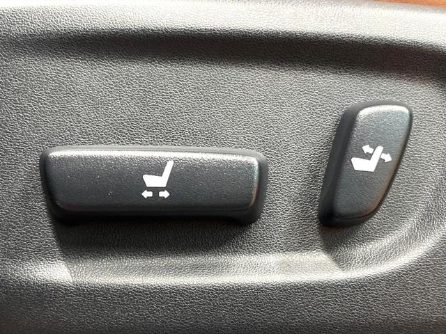 ランドクルーザープラド ＴＸ　Ｌパッケージ　７０ｔｈアニバーサリーリミテッド　禁煙車　サンルーフ　９型ディスプレイオーディオ　全周囲カメラ　レーダークルーズ　セーフティーセンス　合皮シート　ベンチレーション　パワーシート　ＬＥＤヘッド＆フォグ　オートハイビーム　ＥＴＣ（26枚目）