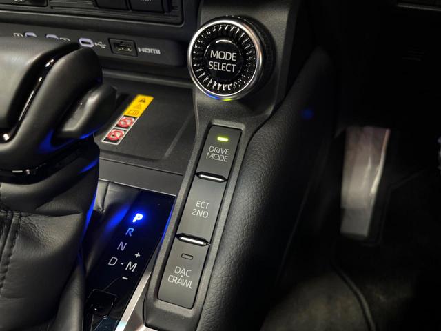 ランドクルーザー250 VX 禁煙 サンルーフ トヨタチームメイト 12型ディスプレイ 全周囲カメラ デジタルミラー ブラインドスポットモニター デフロック 丸目LEDヘッド 電動リアゲート 黒革 シートベンチレーション ETC(53枚目)