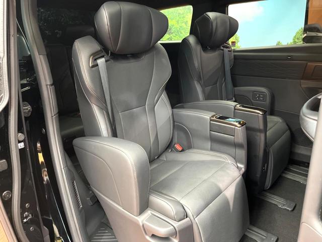 アルファード Ｚ　禁煙　ガラスルーフ　モデリスタエアロ　フリップダウン　１４型ディスプレイ　全周囲カメラ　レーダークルーズ　両側電動ドア　電動リアゲート　デジタルミラー　三眼ＬＥＤヘッド　シートベンチレーション　ＥＴＣ（13枚目）