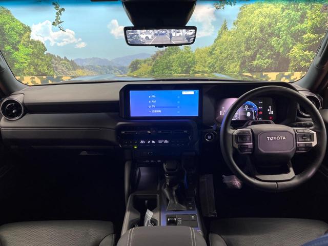 ランドクルーザー２５０ ＶＸ　禁煙車　サンルーフ　トヨタチームメイト　１２型ディスプレイ　全周囲カメラ　レーダークルーズ　ブラインドスポットモニター　デジタルミラー　黒革　シートベンチレーション　丸目ＬＥＤヘッド＆フォグ　ＥＴＣ（2枚目）