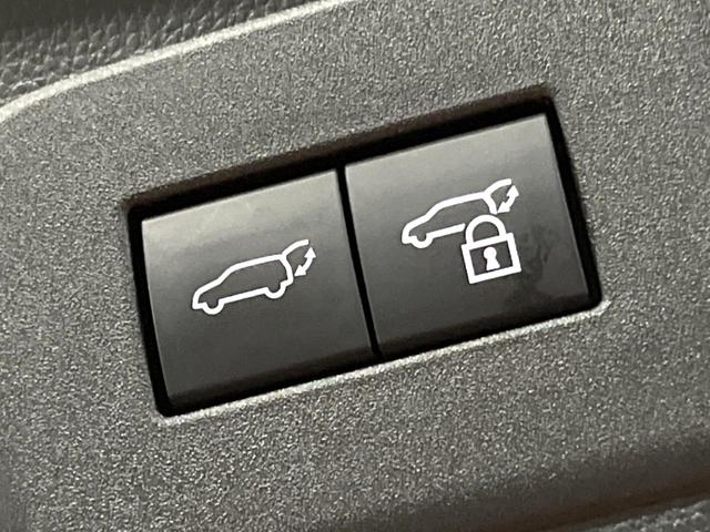 ランドクルーザー２５０ ＶＸ　禁煙車　サンルーフ　トヨタチームメイト　１２型ディスプレイ　全周囲カメラ　レーダークルーズ　ブラインドスポットモニター　デジタルミラー　黒革　シートベンチレーション　丸目ＬＥＤヘッド＆フォグ　ＥＴＣ（11枚目）