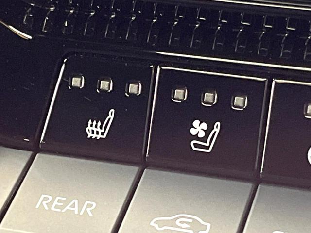 ランドクルーザー２５０ ＶＸ　禁煙車　サンルーフ　トヨタチームメイト　１２型ディスプレイ　全周囲カメラ　レーダークルーズ　ブラインドスポットモニター　デジタルミラー　黒革　シートベンチレーション　丸目ＬＥＤヘッド＆フォグ　ＥＴＣ（49枚目）