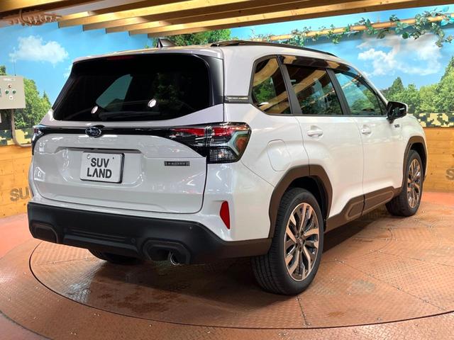 フォレスター プレミアムS:HEV EX 登録済未使用車 セットオプションCJ サンルーフ ハーマンカードン 黒革 アイサイトXテクノロジー 11型ナビフルセグ 全周囲カメラ アクセサリーコンセント 電動リアゲート 専用19インチAW(62枚目)