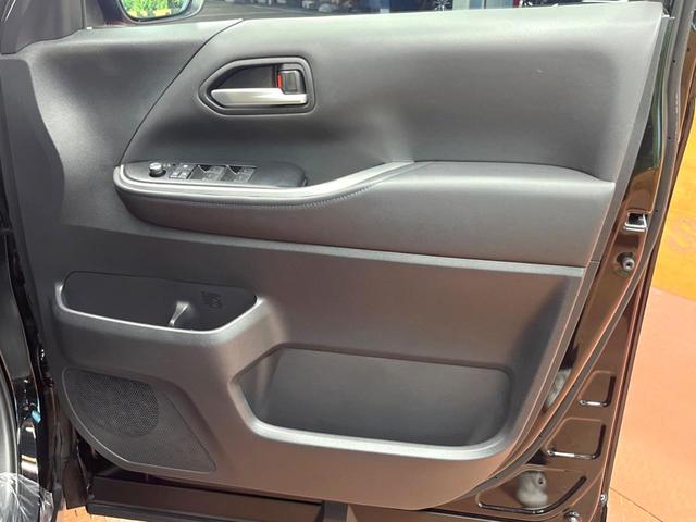 ヴォクシー S-Z ユニバーサルステップ 快適利便パック 10型ナビ フリップダウン 全周囲カメラ レーダークルーズ パワーバックドア デジタルミラー ブラインドスポットモニター 両側パワスラ ドラレコ ETC 禁煙車(31枚目)