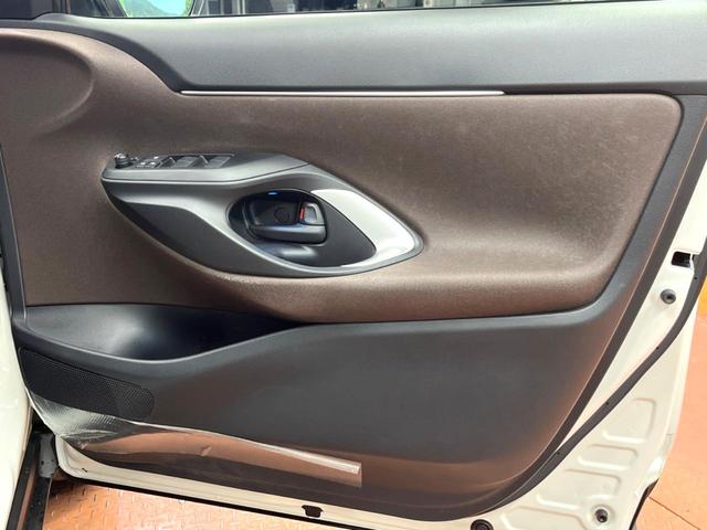 ヤリスクロス ハイブリッドZ 8型ナビ 全周囲カメラ レーダークルーズ セーフティセンス 車線逸脱警報 ブラインドスポットモニター シートヒーター 1500Wコンセント ドラレコ ETC LEDヘッド 純正18インチアルミ 禁煙車(30枚目)