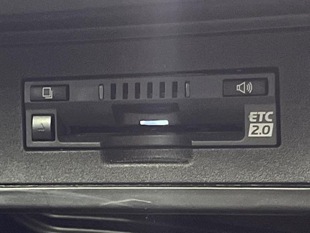 ランドクルーザープラド TX Lパッケージ 70thアニバーサリーリミテッド 禁煙 7人 純正9型ナビ バックカメラ レーダークルーズ 茶革 パワーシート シートベンチレーション LEDヘッド オートハイビーム クリアランスソナー ETC 純正18インチアルミ ルーフレール(9枚目)