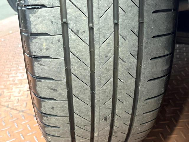 カローラクロス ハイブリッド G 禁煙車 純正8型ナビ バックカメラ トヨタセーフティセンス レーダークルーズ スマートキー LEDヘッド&フォグ ETC オートハイビーム デュアルエアコン 純正17インチアルミ(27枚目)