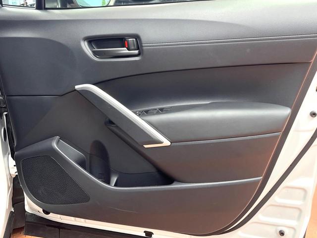 カローラクロス ハイブリッド G 禁煙車 純正8型ナビ バックカメラ トヨタセーフティセンス レーダークルーズ スマートキー LEDヘッド&フォグ ETC オートハイビーム デュアルエアコン 純正17インチアルミ(31枚目)