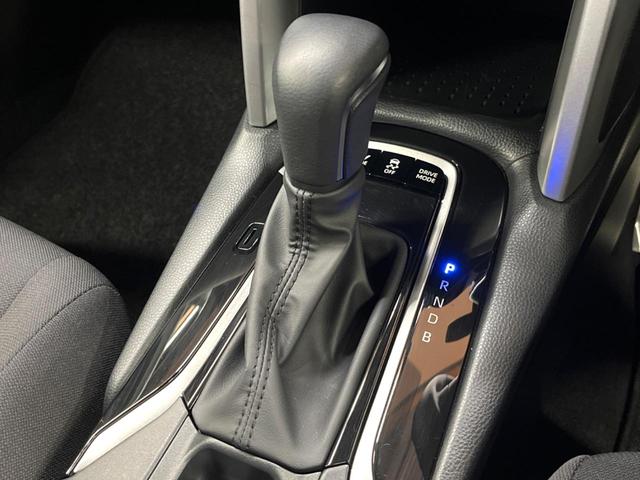 カローラクロス ハイブリッド G 禁煙車 純正8型ナビ バックカメラ トヨタセーフティセンス レーダークルーズ スマートキー LEDヘッド&フォグ ETC オートハイビーム デュアルエアコン 純正17インチアルミ(42枚目)