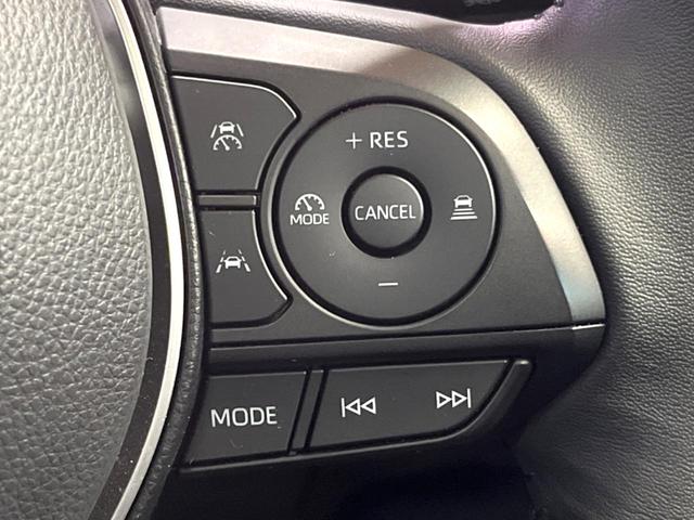 カローラクロス ハイブリッド Z 禁煙 ガラスルーフ 10型ナビ 全周囲カメラ レーダークルーズ ブラインドスポットモニター 電動リアゲート シートヒーター ハーフレザー LEDヘッド オートハイビーム 純正18インチアルミ ETC(6枚目)