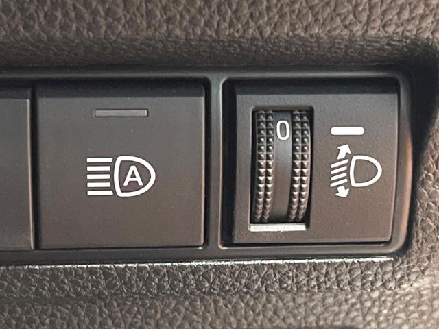 カローラクロス ハイブリッド Z 禁煙 ガラスルーフ 10型ナビ 全周囲カメラ レーダークルーズ ブラインドスポットモニター 電動リアゲート シートヒーター ハーフレザー LEDヘッド オートハイビーム 純正18インチアルミ ETC(10枚目)