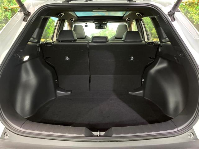 カローラクロス ハイブリッド Z 禁煙 ガラスルーフ 10型ナビ 全周囲カメラ レーダークルーズ ブラインドスポットモニター 電動リアゲート シートヒーター ハーフレザー LEDヘッド オートハイビーム 純正18インチアルミ ETC(14枚目)