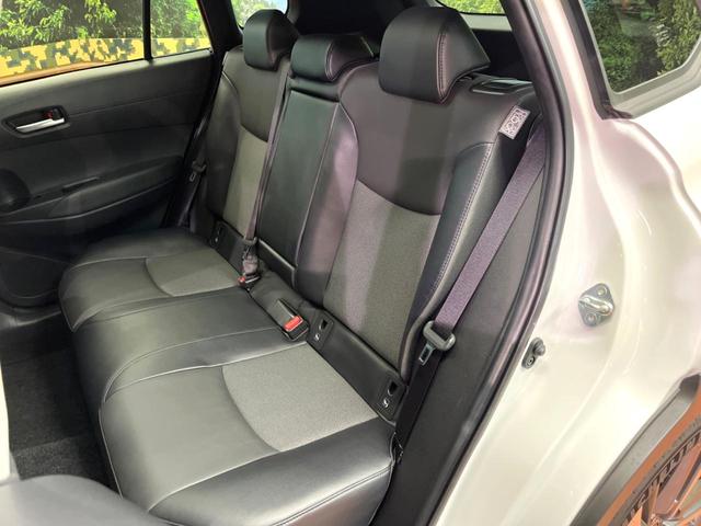 カローラクロス ハイブリッド Z 禁煙 ガラスルーフ 10型ナビ 全周囲カメラ レーダークルーズ ブラインドスポットモニター 電動リアゲート シートヒーター ハーフレザー LEDヘッド オートハイビーム 純正18インチアルミ ETC(24枚目)