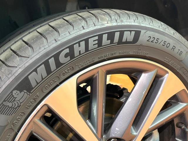 カローラクロス ハイブリッド Z 禁煙 ガラスルーフ 10型ナビ 全周囲カメラ レーダークルーズ ブラインドスポットモニター 電動リアゲート シートヒーター ハーフレザー LEDヘッド オートハイビーム 純正18インチアルミ ETC(29枚目)