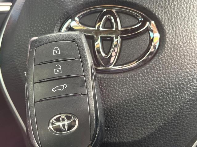 カローラクロス ハイブリッド Z 禁煙 ガラスルーフ 10型ナビ 全周囲カメラ レーダークルーズ ブラインドスポットモニター 電動リアゲート シートヒーター ハーフレザー LEDヘッド オートハイビーム 純正18インチアルミ ETC(35枚目)