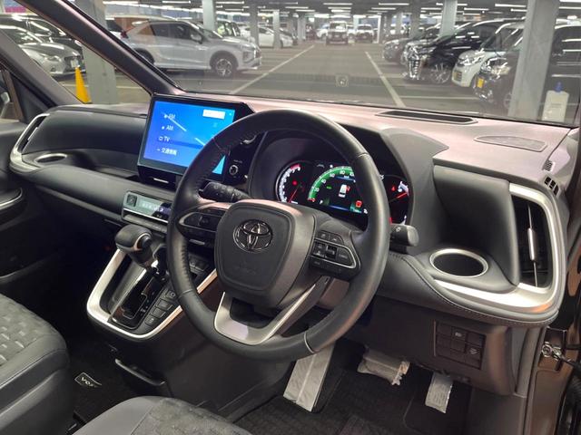 ヴォクシー S-Z 禁煙 快適利便パック 純正10型ナビ フリップダウン 全周囲カメラ レーダークルーズ セーフティセンス デジタルミラー 電動リアゲート シートヒーター ハーフレザー 三眼LED 純正17インチアルミ(22枚目)