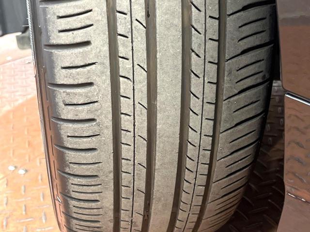 ヴォクシー S-Z 禁煙 快適利便パック 純正10型ナビ フリップダウン 全周囲カメラ レーダークルーズ セーフティセンス デジタルミラー 電動リアゲート シートヒーター ハーフレザー 三眼LED 純正17インチアルミ(28枚目)