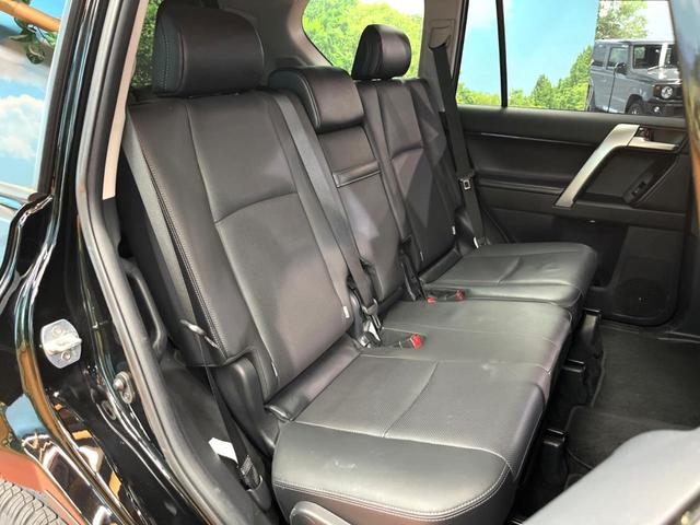 ランドクルーザープラド TX Lパッケージ マットブラックエディション 禁煙車 サンルーフ 純正ナビ 全周囲カメラ レーダークルーズ パワーシート ブラインドスポットモニター オートマチックハイビーム シートベンチレーション 黒革シート LEDヘッド 純正18インチアルミ(12枚目)