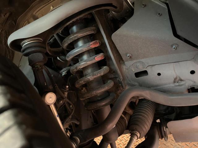 ランドクルーザープラド TX Lパッケージ マットブラックエディション 禁煙車 サンルーフ 純正ナビ 全周囲カメラ レーダークルーズ パワーシート ブラインドスポットモニター オートマチックハイビーム シートベンチレーション 黒革シート LEDヘッド 純正18インチアルミ(21枚目)