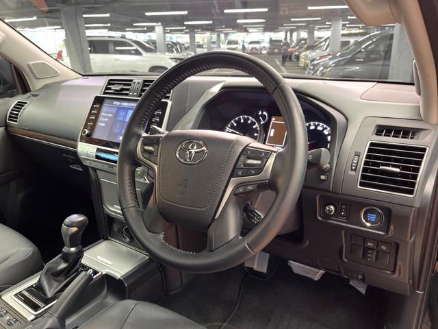 ランドクルーザープラド TX Lパッケージ マットブラックエディション 禁煙車 サンルーフ 純正ナビ 全周囲カメラ レーダークルーズ パワーシート ブラインドスポットモニター オートマチックハイビーム シートベンチレーション 黒革シート LEDヘッド 純正18インチアルミ(22枚目)