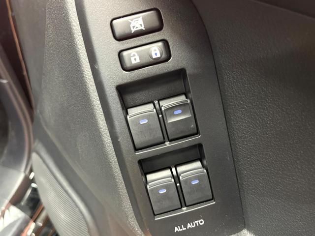 ランドクルーザープラド TX Lパッケージ マットブラックエディション 禁煙車 サンルーフ 純正ナビ 全周囲カメラ レーダークルーズ パワーシート ブラインドスポットモニター オートマチックハイビーム シートベンチレーション 黒革シート LEDヘッド 純正18インチアルミ(33枚目)