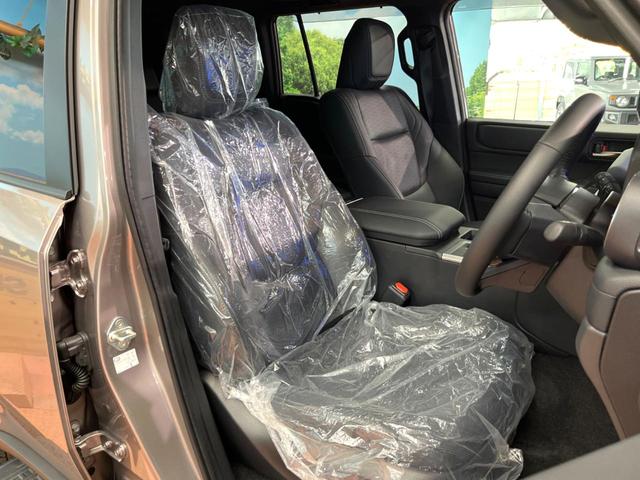 ランドクルーザー250 VX 禁煙車 7人乗り サンルーフ 純正12型ナビ 全周囲カメラ JBLサウンド デジタルインナーミラー ブラインドスポットモニター レーダークルーズ 電動リアゲート 黒側 シートベンチレーション ETC(11枚目)