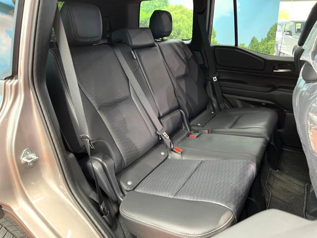 ランドクルーザー250 VX 禁煙車 7人乗り サンルーフ 純正12型ナビ 全周囲カメラ JBLサウンド デジタルインナーミラー ブラインドスポットモニター レーダークルーズ 電動リアゲート 黒側 シートベンチレーション ETC(12枚目)