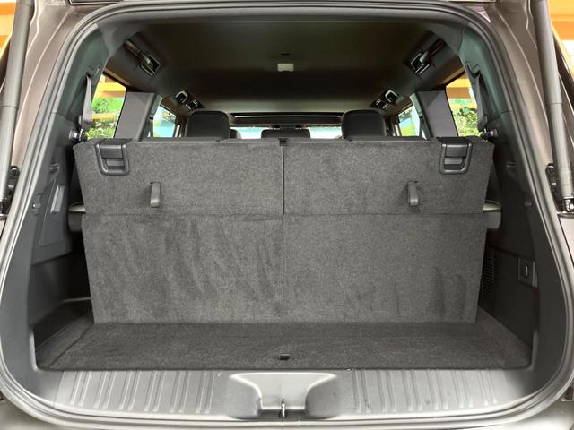 ランドクルーザー250 VX 禁煙車 7人乗り サンルーフ 純正12型ナビ 全周囲カメラ JBLサウンド デジタルインナーミラー ブラインドスポットモニター レーダークルーズ 電動リアゲート 黒側 シートベンチレーション ETC(68枚目)