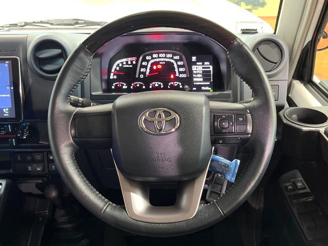 ランドクルーザー70 AX 禁煙車 9型ナビ バックカメラ 衝突軽減装置 ハーフレザーシート LEDヘッドライト デジタルミラー 車線逸脱警報 オートライト 16インチアルミ(60枚目)