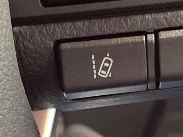 ランドクルーザー７０ ＡＸ　禁煙車　ＳＤナビフルセグ　衝突軽減装置　クルコン　レーンキープ　横滑り防止装置　ダウンヒルアシスト　ＬＥＤヘッド＆フォグ　プライバシーガラス　バックカメラ　Ｂｌｕｅｔｏｏｔｈ　ＥＴＣ（6枚目）