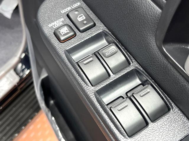 ランドクルーザー７０ ＡＸ　禁煙車　ＳＤナビフルセグ　衝突軽減装置　クルコン　レーンキープ　横滑り防止装置　ダウンヒルアシスト　ＬＥＤヘッド＆フォグ　プライバシーガラス　バックカメラ　Ｂｌｕｅｔｏｏｔｈ　ＥＴＣ（30枚目）