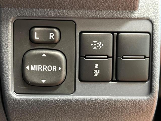 ランドクルーザー７０ ＡＸ　禁煙車　ＳＤナビフルセグ　衝突軽減装置　クルコン　レーンキープ　横滑り防止装置　ダウンヒルアシスト　ＬＥＤヘッド＆フォグ　プライバシーガラス　バックカメラ　Ｂｌｕｅｔｏｏｔｈ　ＥＴＣ（32枚目）