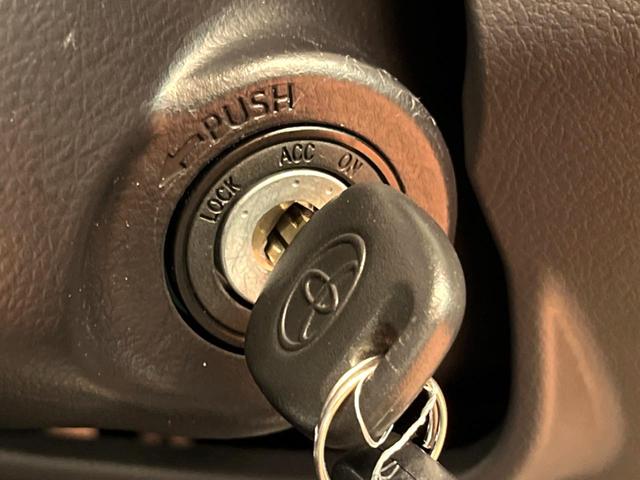 ランドクルーザー７０ ＡＸ　禁煙車　ＳＤナビフルセグ　衝突軽減装置　クルコン　レーンキープ　横滑り防止装置　ダウンヒルアシスト　ＬＥＤヘッド＆フォグ　プライバシーガラス　バックカメラ　Ｂｌｕｅｔｏｏｔｈ　ＥＴＣ（35枚目）