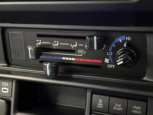 ランドクルーザー７０ ＡＸ　禁煙車　ＳＤナビフルセグ　衝突軽減装置　クルコン　レーンキープ　横滑り防止装置　ダウンヒルアシスト　ＬＥＤヘッド＆フォグ　プライバシーガラス　バックカメラ　Ｂｌｕｅｔｏｏｔｈ　ＥＴＣ（41枚目）