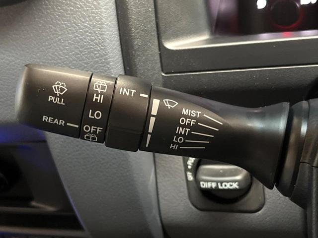 ランドクルーザー７０ ＡＸ　禁煙車　ＳＤナビフルセグ　衝突軽減装置　クルコン　レーンキープ　横滑り防止装置　ダウンヒルアシスト　ＬＥＤヘッド＆フォグ　プライバシーガラス　バックカメラ　Ｂｌｕｅｔｏｏｔｈ　ＥＴＣ（56枚目）