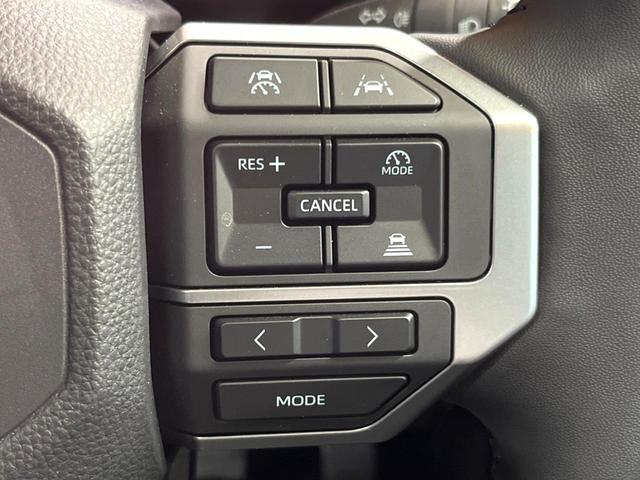 ランドクルーザー250 VX サンルーフ 12型ナビ 全周囲カメラ レーダークルーズ ブラインドスポットモニター デジタルミラー 丸目LEDヘッド 本革 ベンチレーション メモリーシート ステアリングヒーター パワーバックドア(6枚目)