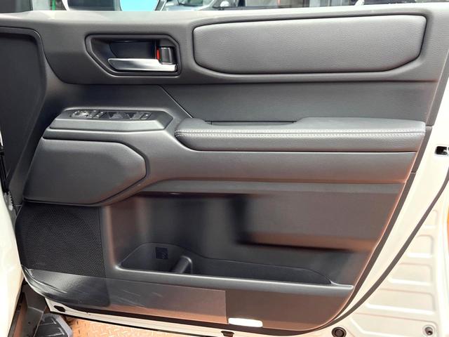 ランドクルーザー250 VX サンルーフ 12型ナビ 全周囲カメラ レーダークルーズ ブラインドスポットモニター デジタルミラー 丸目LEDヘッド 本革 ベンチレーション メモリーシート ステアリングヒーター パワーバックドア(31枚目)